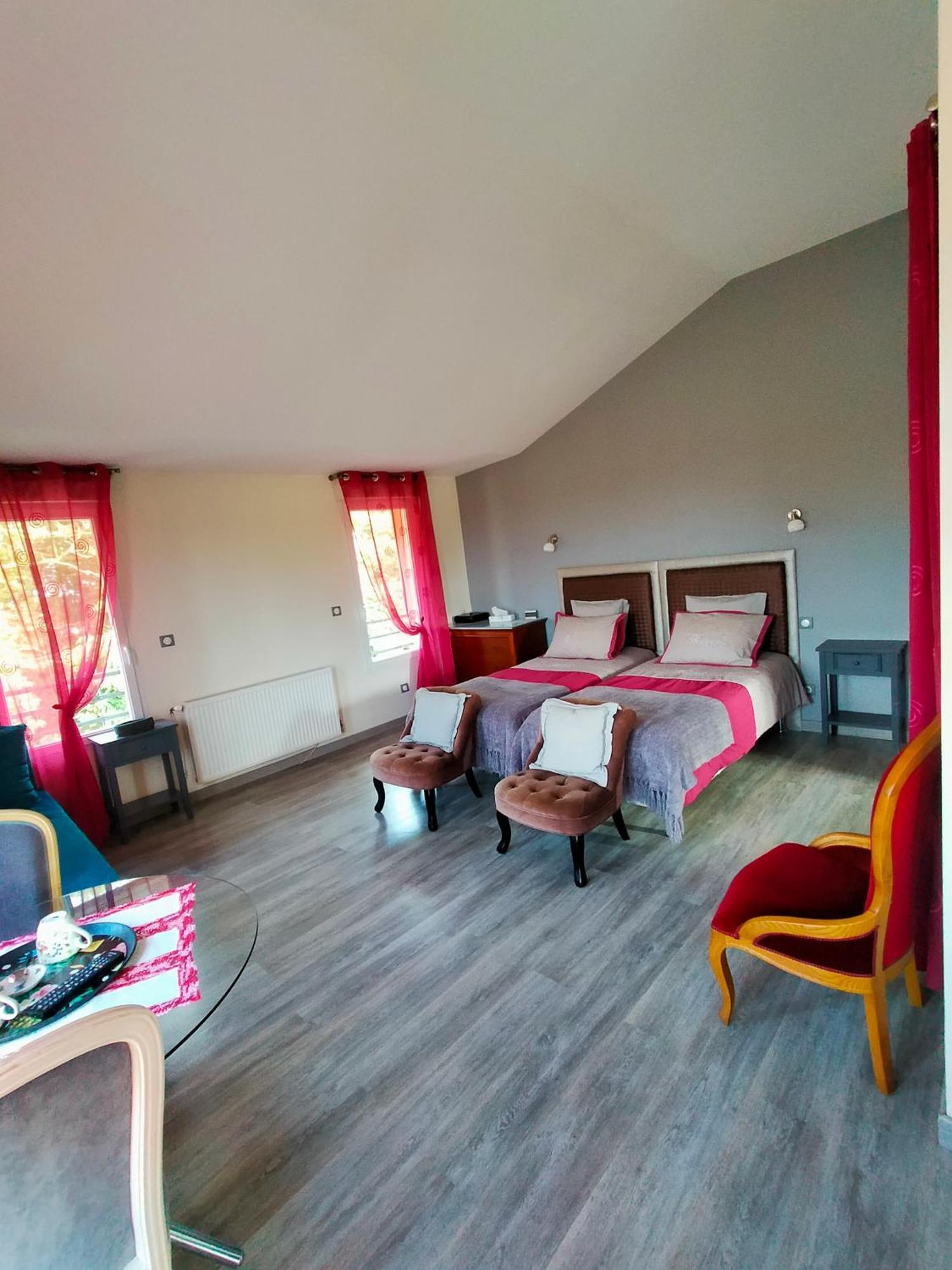 Chambre D'Hotes Du Bois Joli Mesnard-la-Barotiere Bagian luar foto